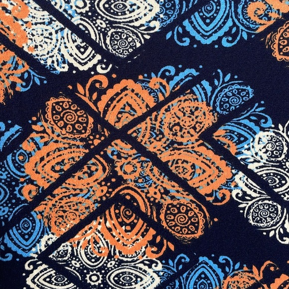 LulaRoe Geometric Printed Irma Tunic Top-0918 - Picture 7 of 10